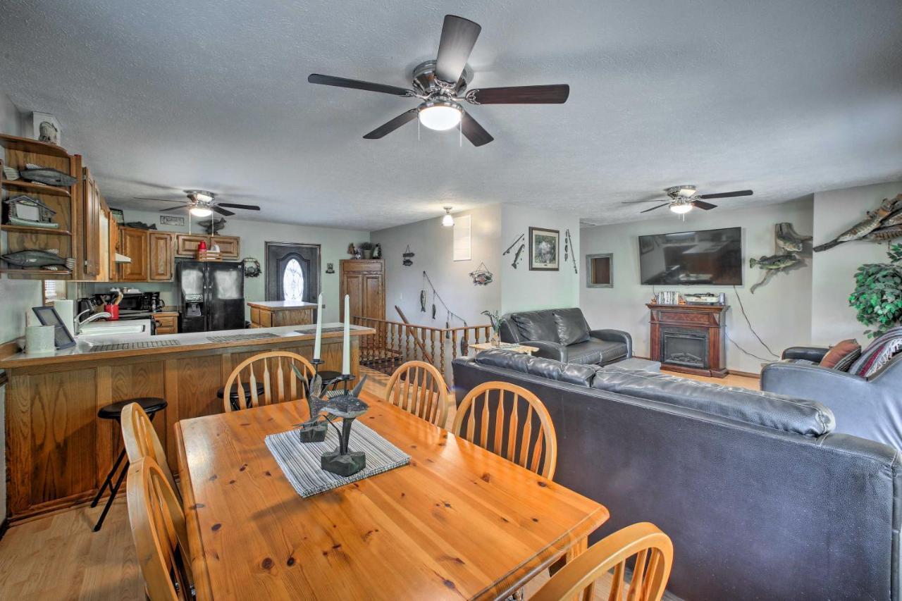 Lakefront Table Rock Home With Fire Pit! Golden Exterior photo