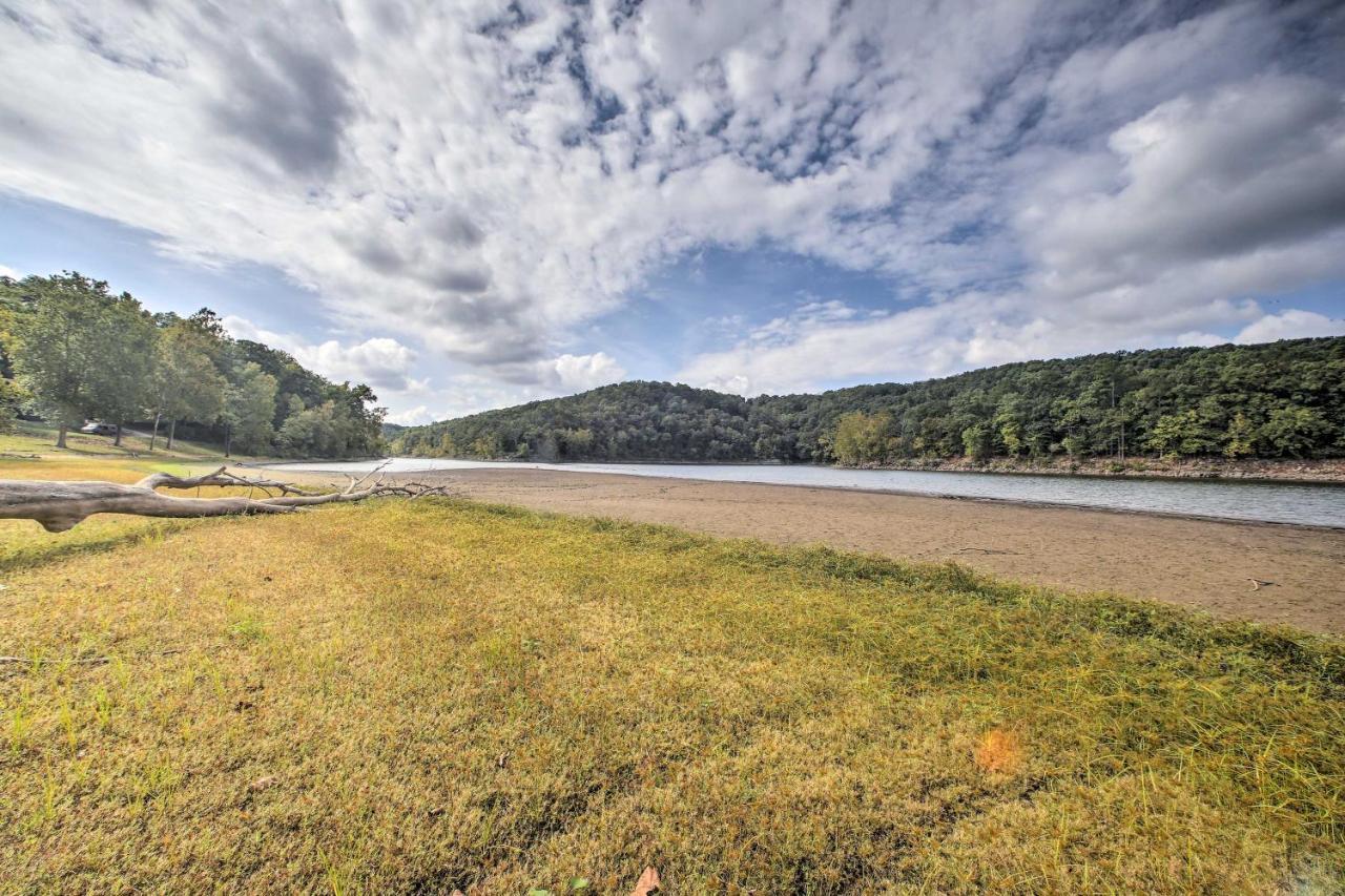 Lakefront Table Rock Home With Fire Pit! Golden Exterior photo